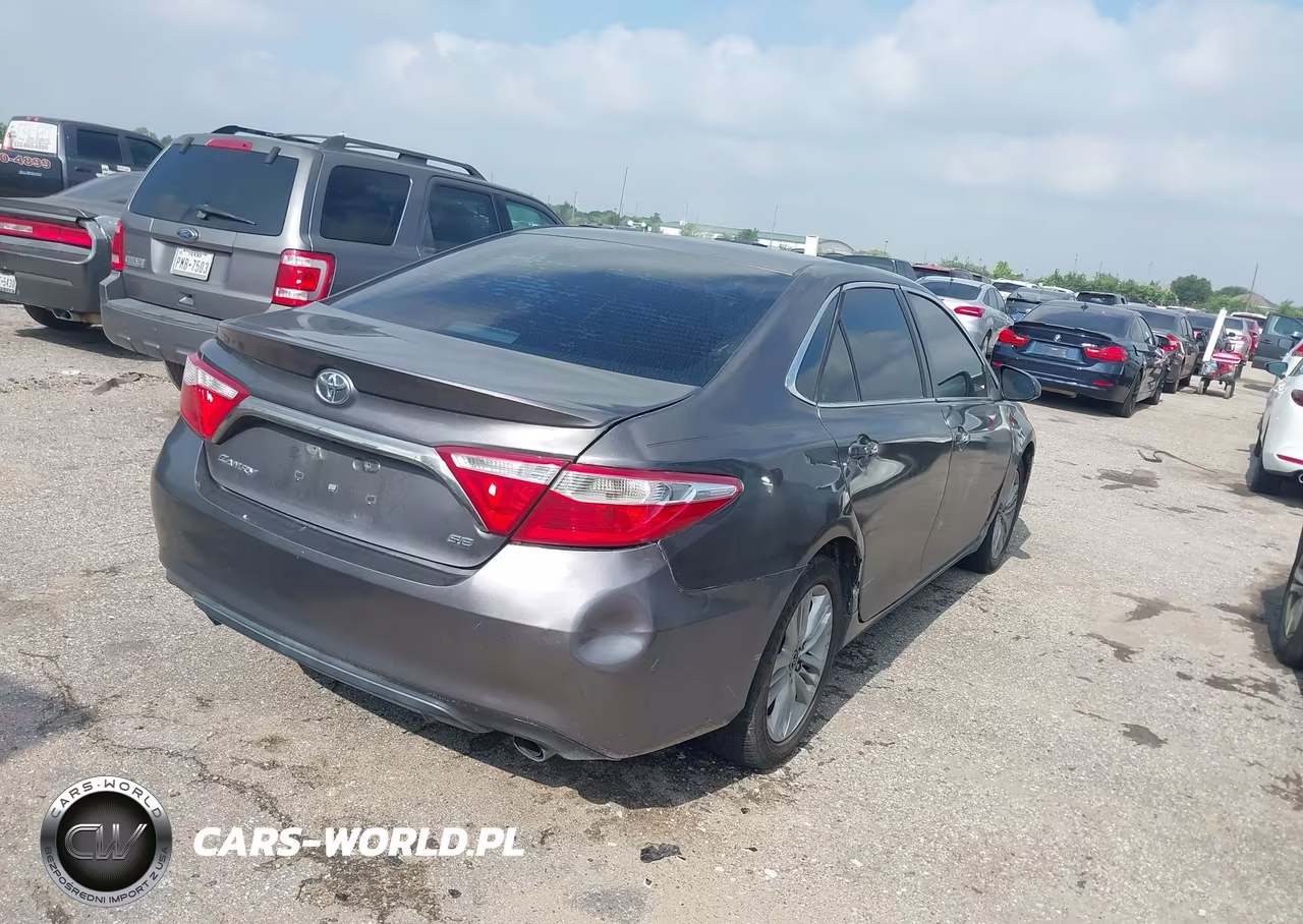 2016 Toyota Camry Se VIN:4T1BF1FK4GU552492 - 4