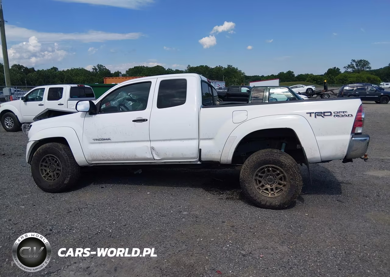 2015 Toyota Tacoma Base V6 VIN:5TFUU4EN5FX126677 - 14