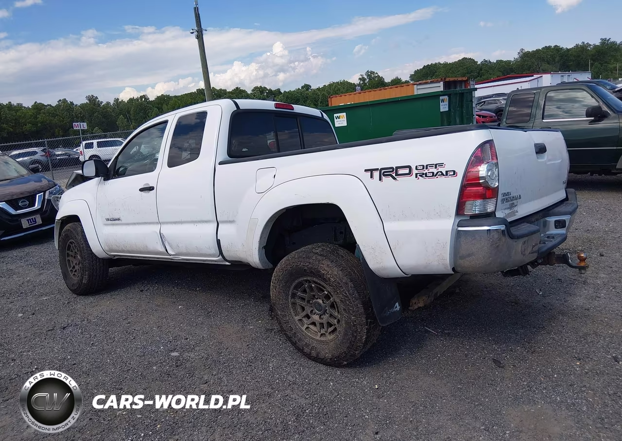 2015 Toyota Tacoma Base V6 VIN:5TFUU4EN5FX126677 - 3