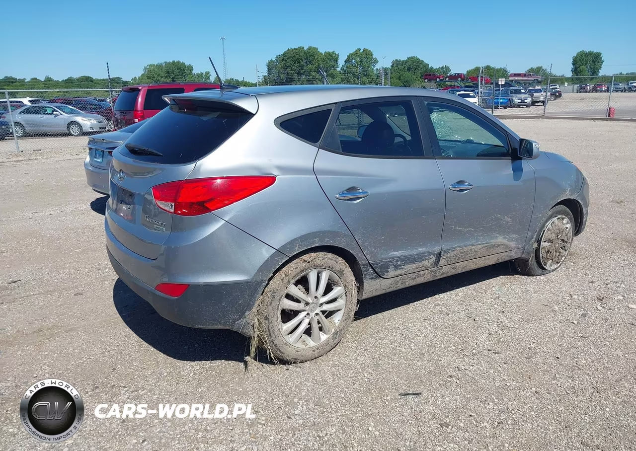 2011 Hyundai Tucson Limited VIN:KM8JU3AC7BU170317 - 4