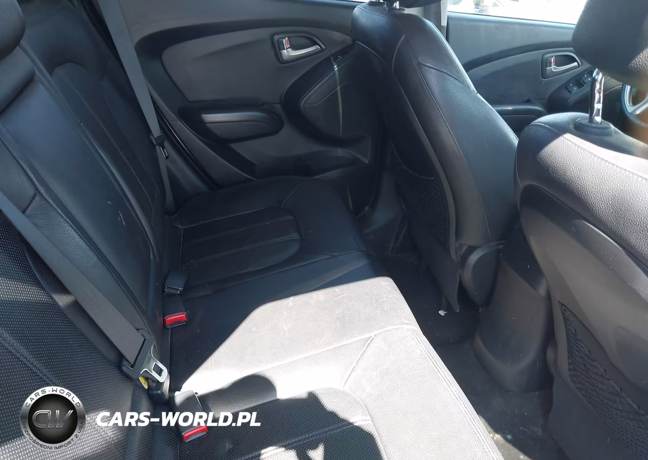 2011 Hyundai Tucson Limited VIN:KM8JU3AC7BU170317 - 8
