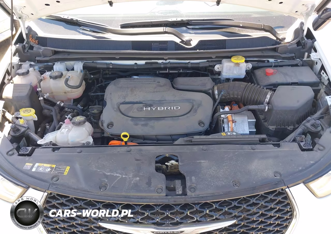 2023 Chrysler Pacifica Hybrid Limited VIN:2C4RC1S75PR630501 - 10