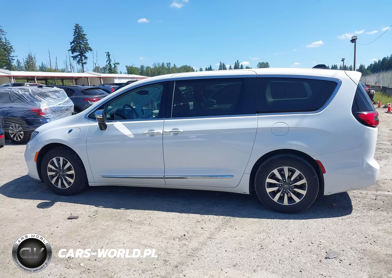 2023 Chrysler Pacifica Hybrid Limited VIN:2C4RC1S75PR630501 - 14