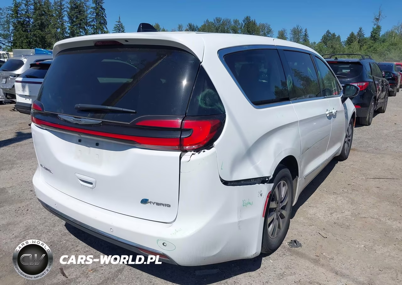 2023 Chrysler Pacifica Hybrid Limited VIN:2C4RC1S75PR630501 - 4