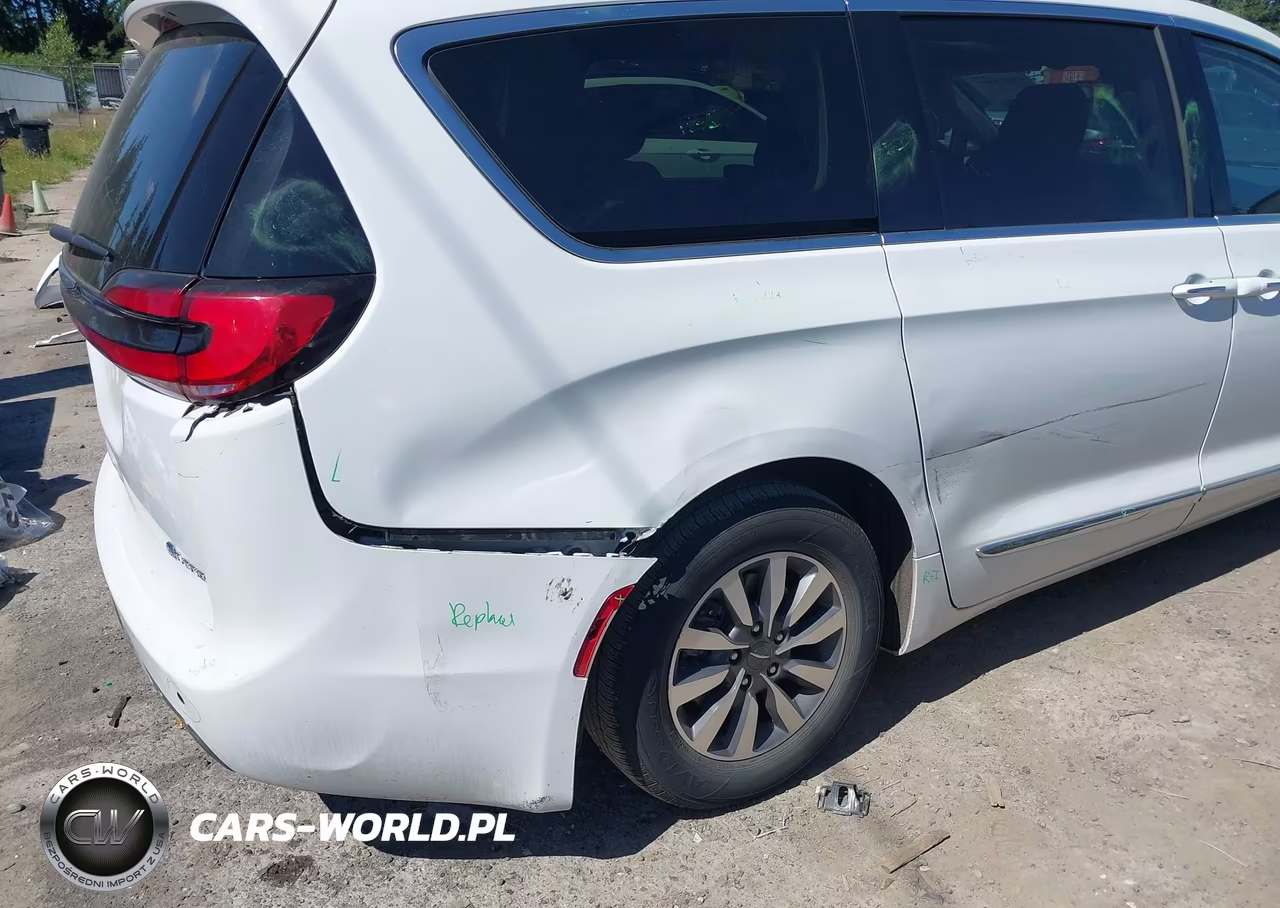 2023 Chrysler Pacifica Hybrid Limited VIN:2C4RC1S75PR630501 - 6
