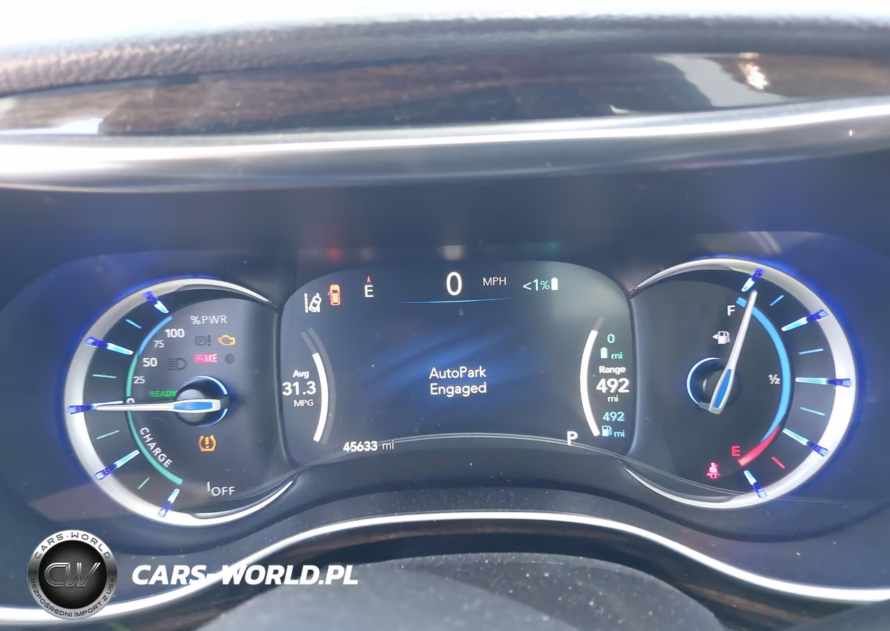 2023 Chrysler Pacifica Hybrid Limited VIN:2C4RC1S75PR630501 - 7