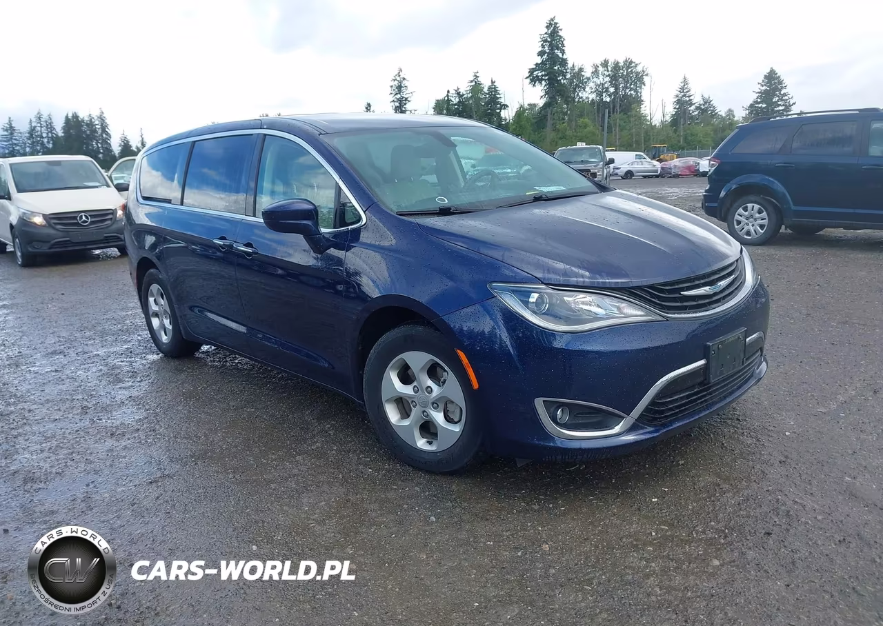 2017 Chrysler Pacifica Hybrid Touring Plus