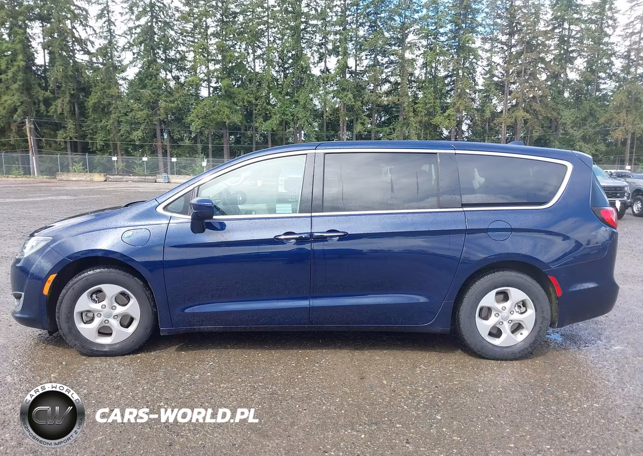 2017 Chrysler Pacifica Hybrid Touring Plus VIN:2C4RC1H76HR836192 - 14