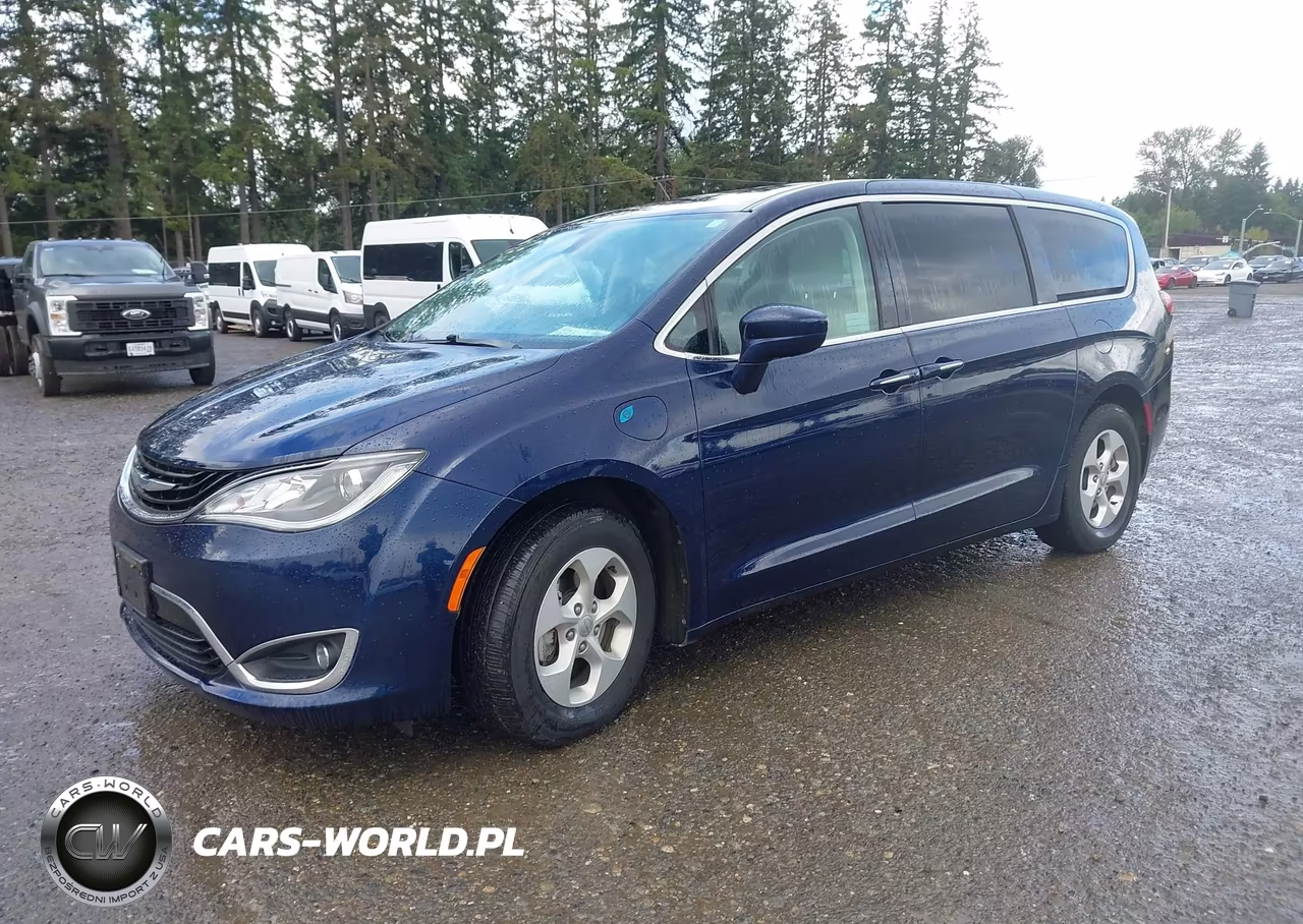 2017 Chrysler Pacifica Hybrid Touring Plus VIN:2C4RC1H76HR836192 - 2