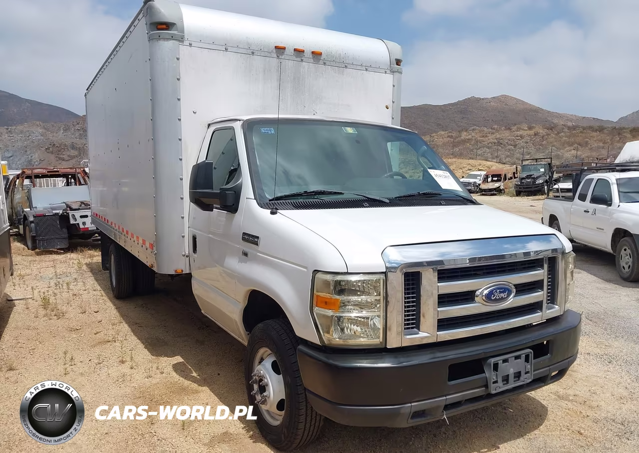 2014 Ford E-350 Cutaway