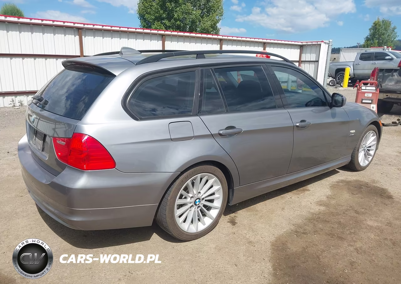 2010 BMW 328I xDrive VIN:WBAUU3C50AA540889 - 4