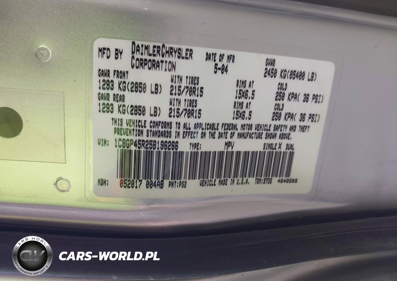 2005 Chrysler Town & Country VIN:1C8GP45R25B196266 - 9