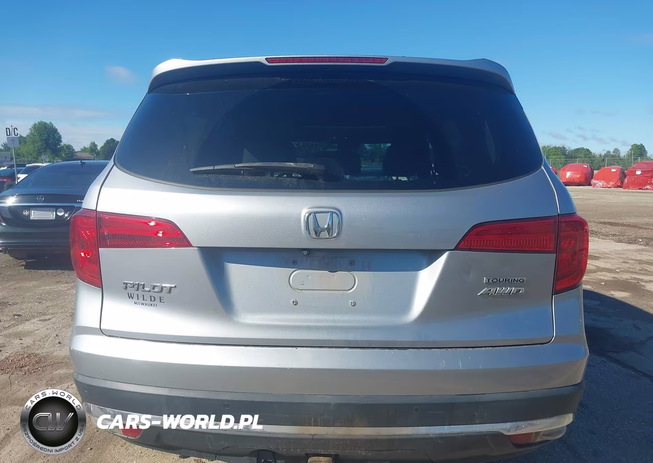 2018 Honda Pilot Touring VIN:5FNYF6H96JB038102 - 16