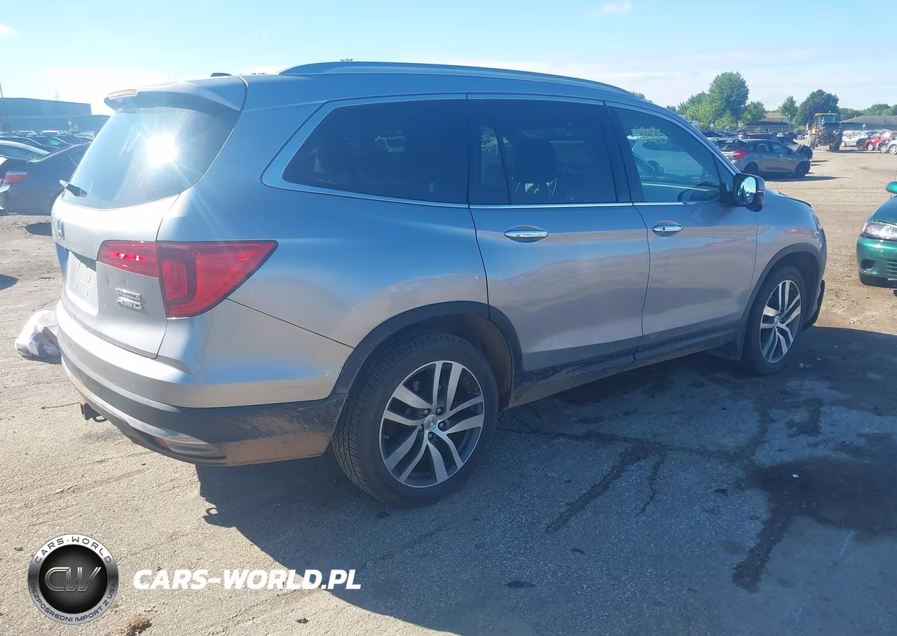 2018 Honda Pilot Touring VIN:5FNYF6H96JB038102 - 4