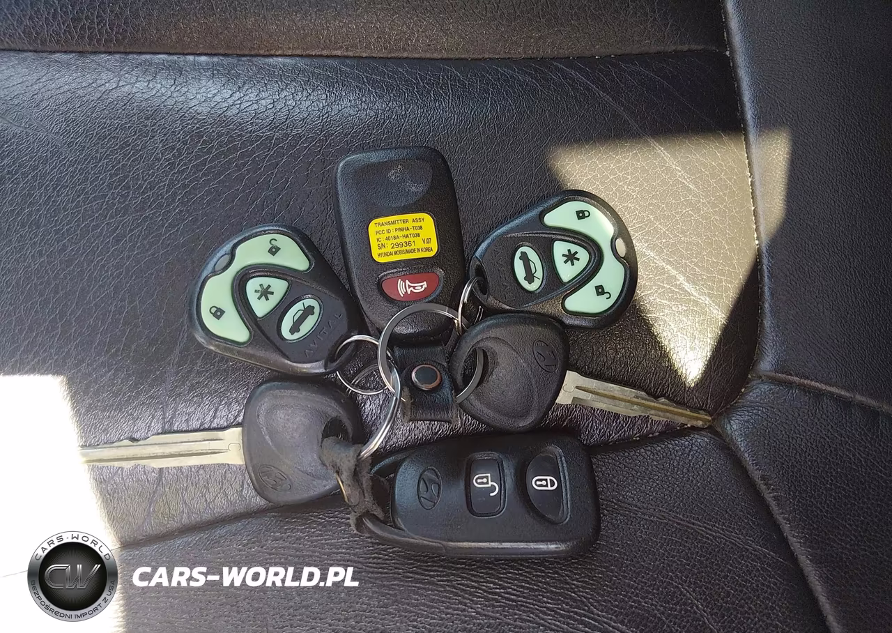 2011 Hyundai Santa Fe Limited V6 VIN:5XYZKDAG4BG066522 - 11