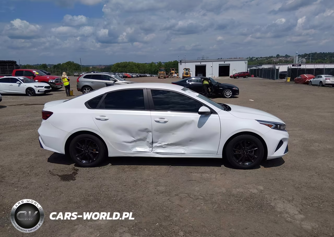 2023 Kia Forte Lxs VIN:3KPF24ADXPE580307 - 13
