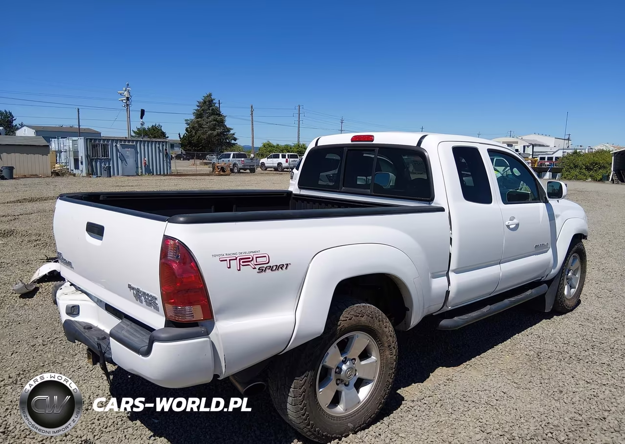 2007 Toyota Tacoma Prerunner V6 VIN:5TETU62N97Z443514 - 4