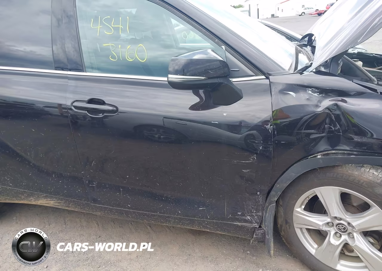 2022 Toyota Highlander Le VIN:5TDBZRBHXNS166102 - 18