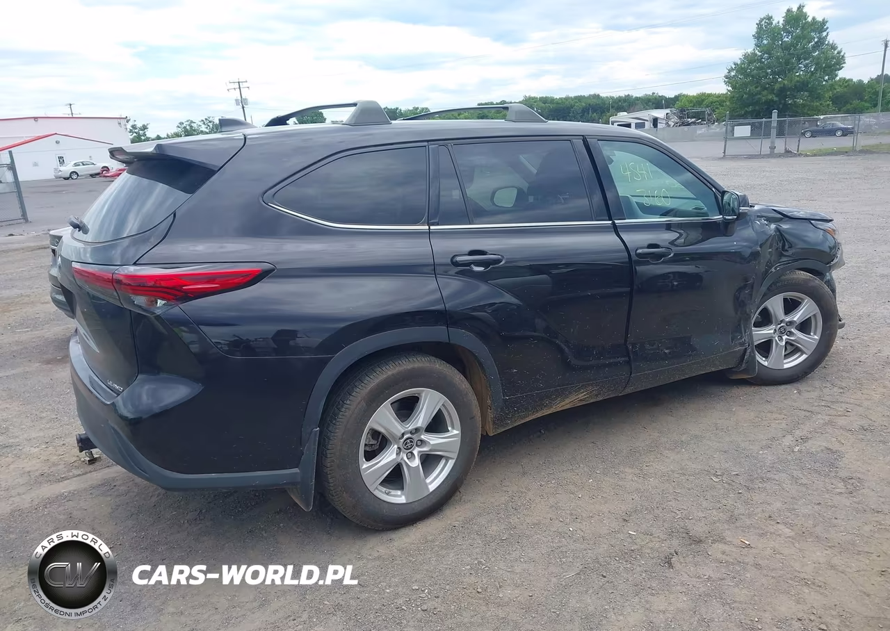 2022 Toyota Highlander Le VIN:5TDBZRBHXNS166102 - 4