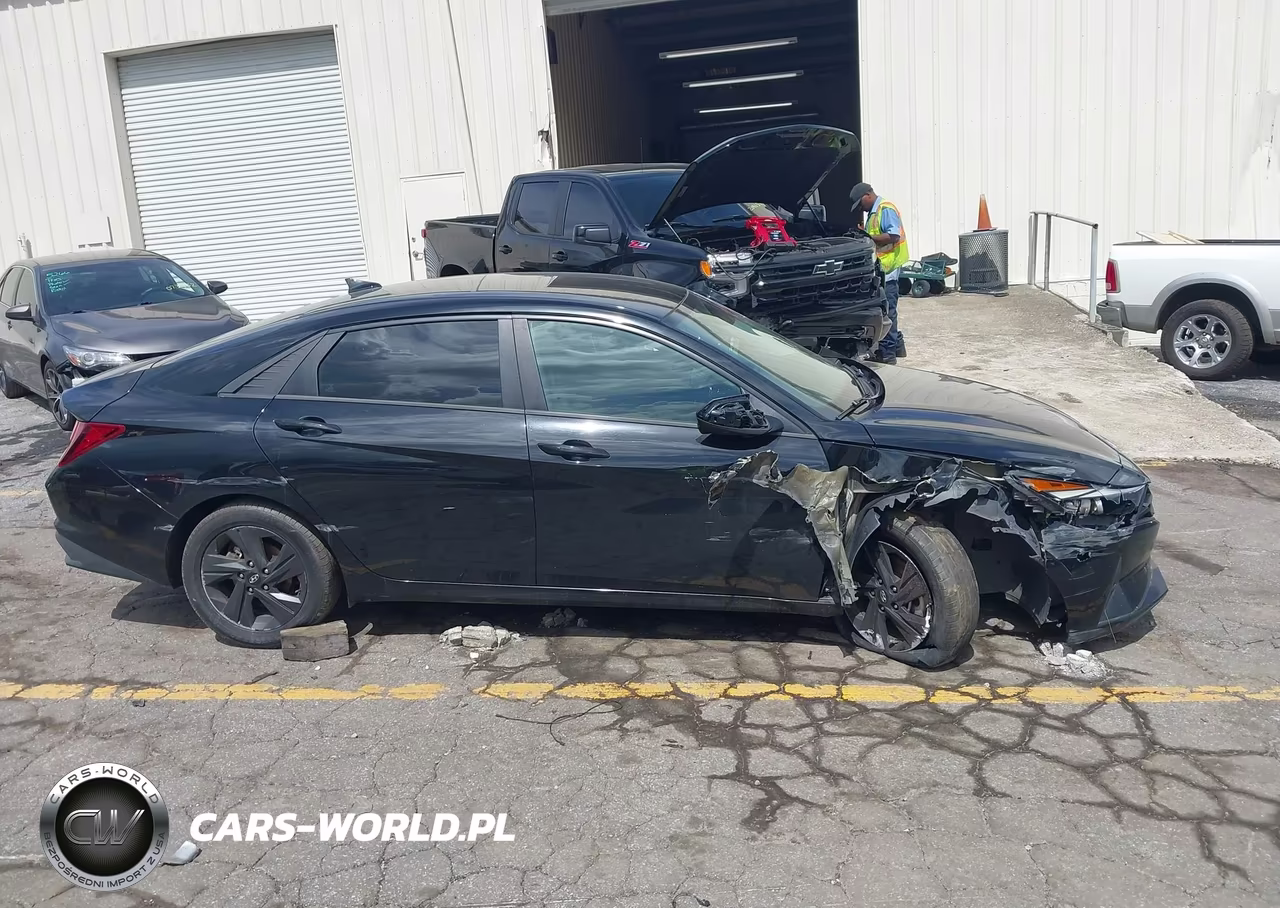 2022 Hyundai Elantra Sel VIN:5NPLM4AG2NH077807 - 13