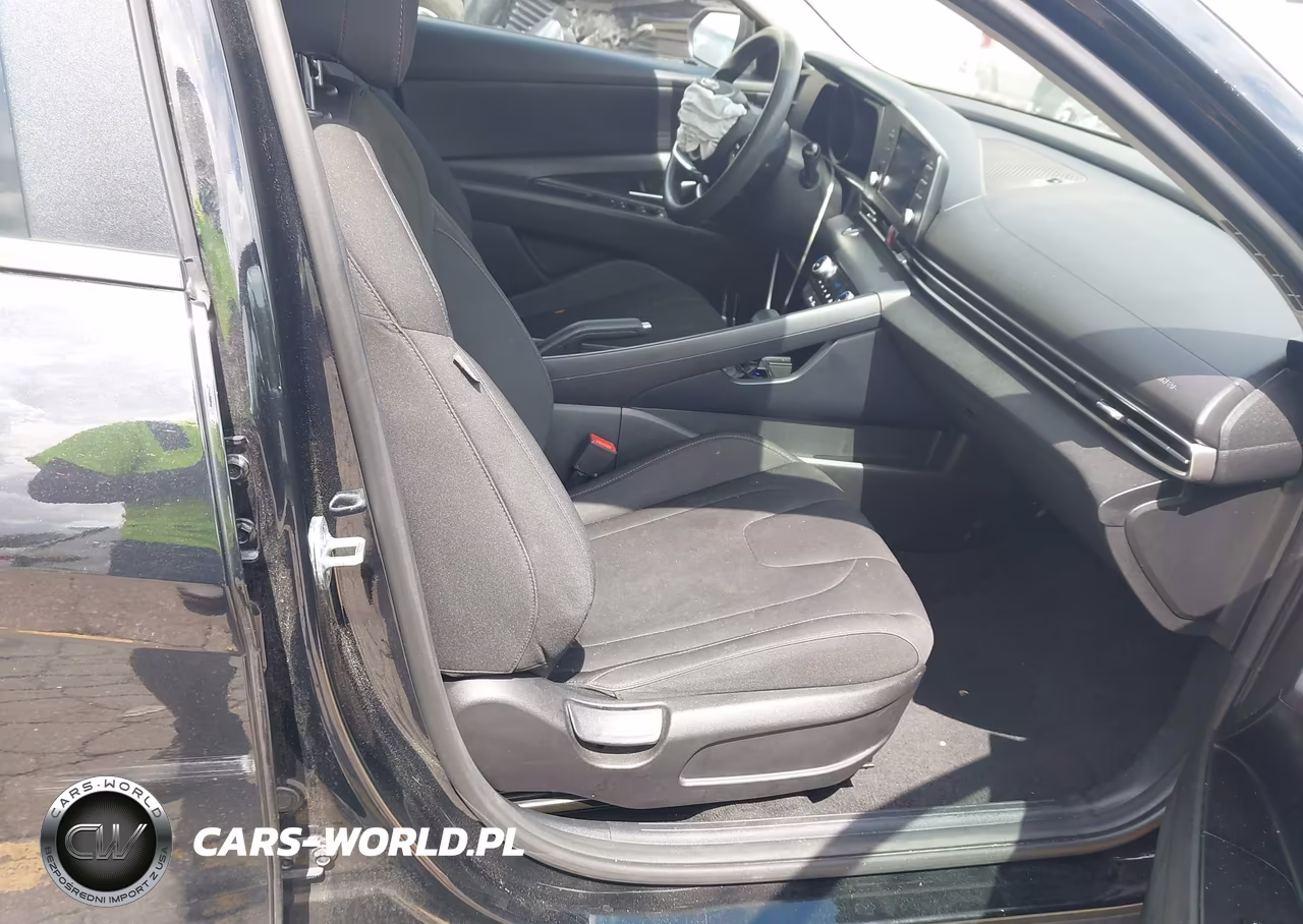 2022 Hyundai Elantra Sel VIN:5NPLM4AG2NH077807 - 5