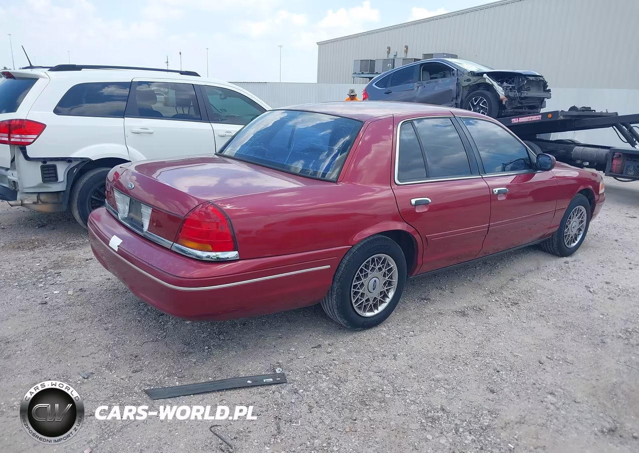 2002 Ford Crown Victoria Standard VIN:2FAFP73W02X111513 - 4