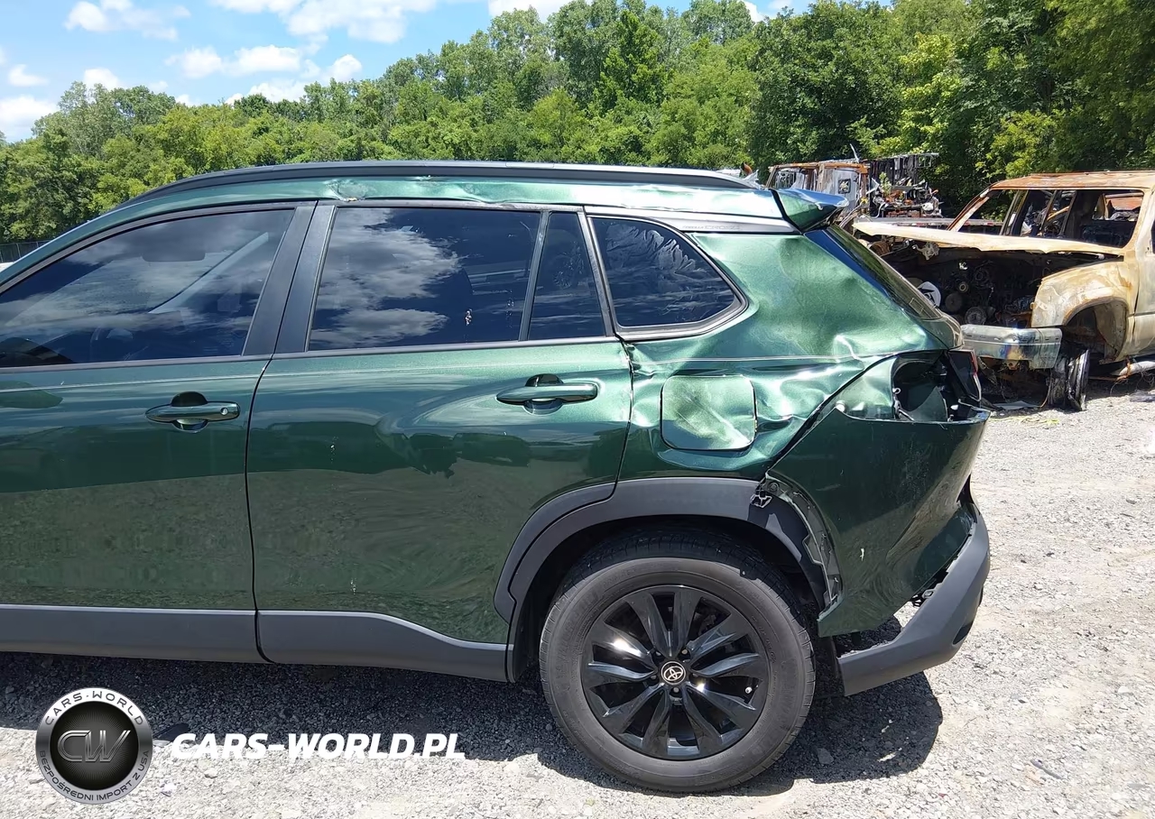 2022 Toyota Corolla Cross Le VIN:7MUCAAAG4NV005725 - 18