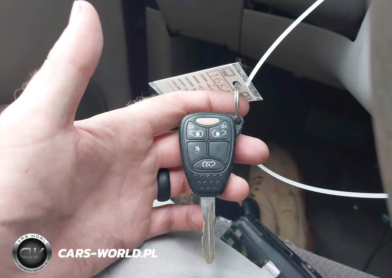 2007 Chrysler Town & Country Lx VIN:2A8GP44R07R238871 - 11