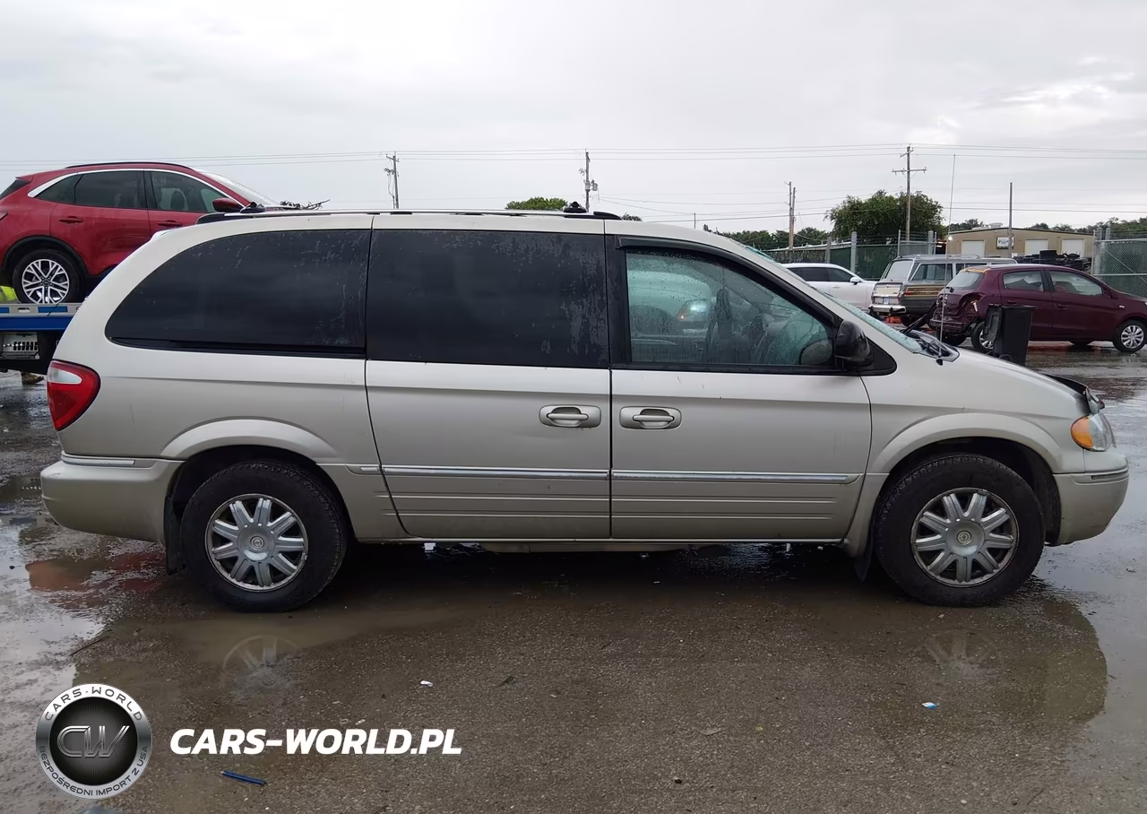 2005 Chrysler Town & Country Limited VIN:2C8GP64L85R123638 - 13