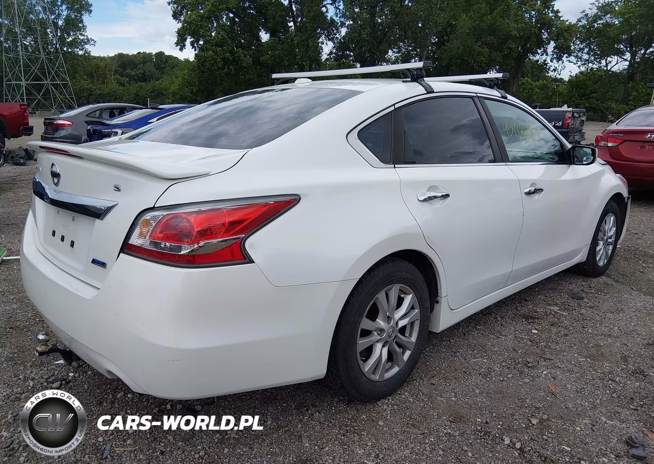 2014 Nissan Altima 2.5 S VIN:1N4AL3AP3EN362901 - 4