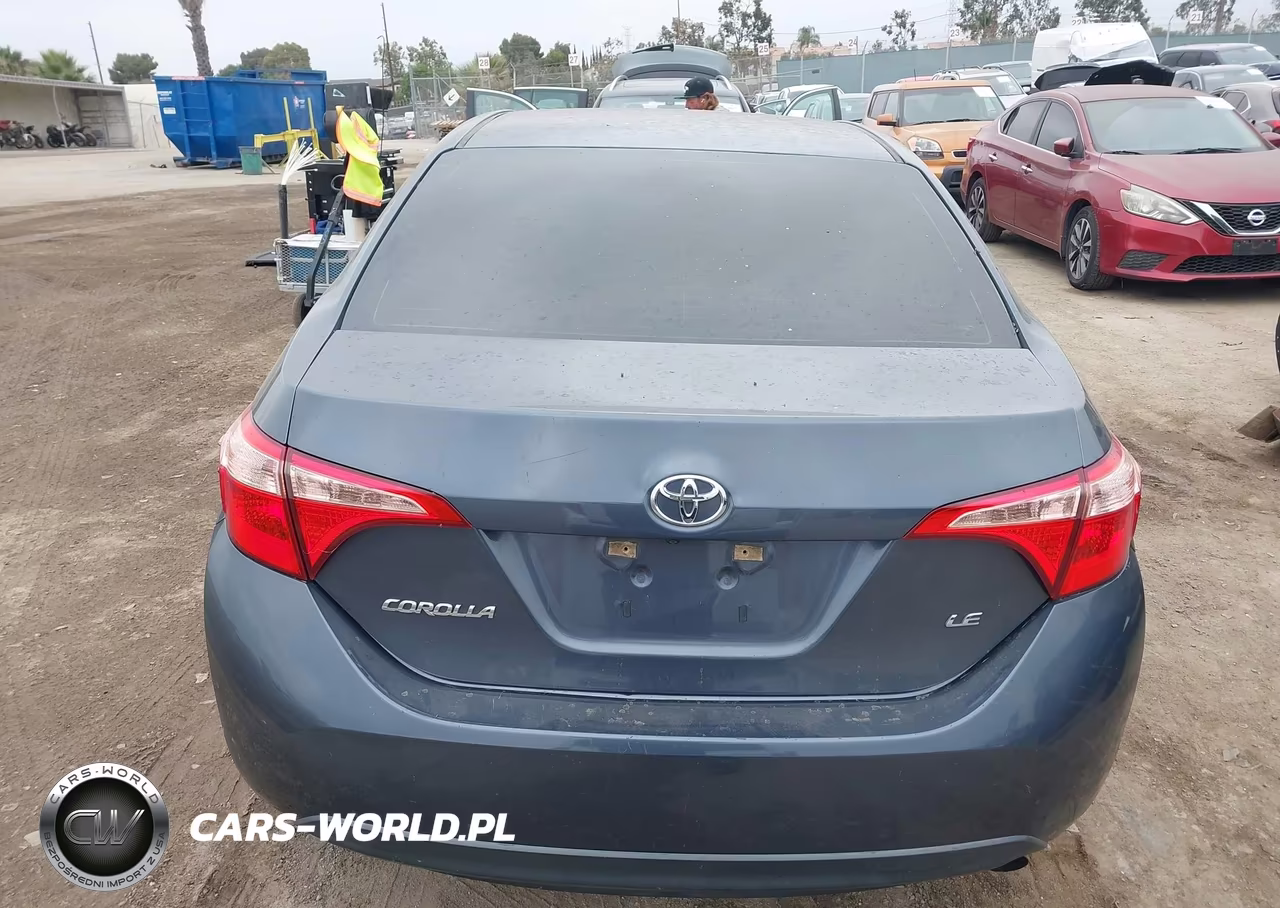 2018 Toyota Corolla Le VIN:5YFBURHE7JP808080 - 16