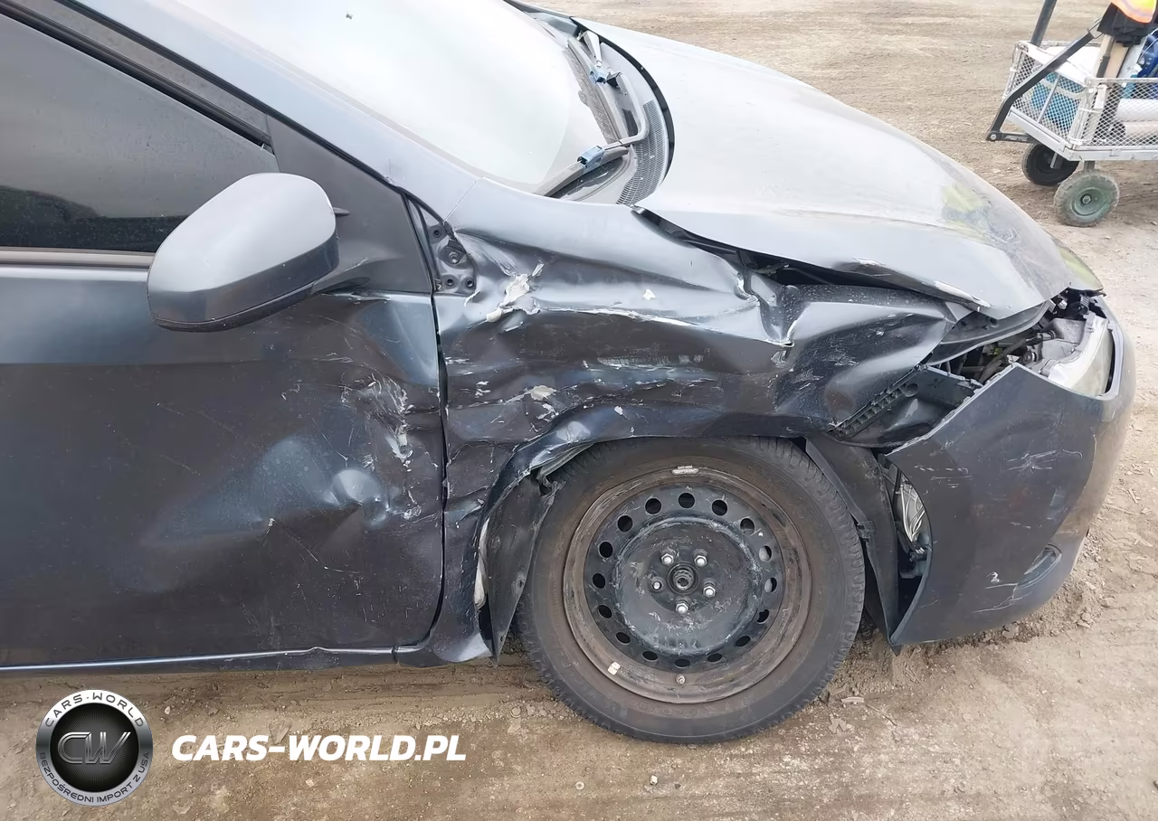 2018 Toyota Corolla Le VIN:5YFBURHE7JP808080 - 17