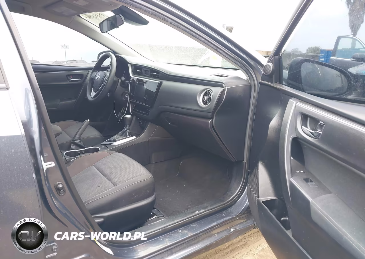 2018 Toyota Corolla Le VIN:5YFBURHE7JP808080 - 5