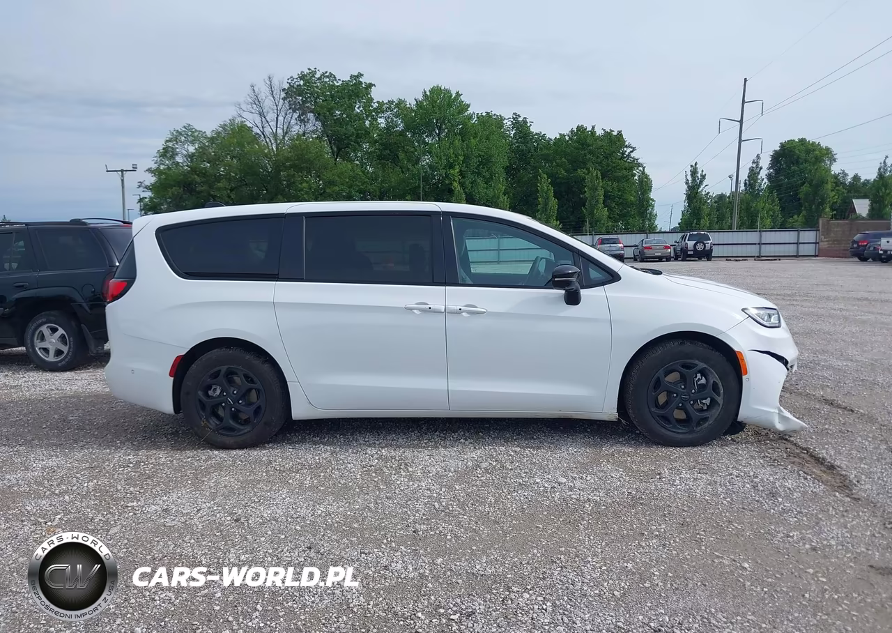 2024 Chrysler Pacifica Hybrid S Appearance Pkg VIN:2C4RC1S73RR158429 - 13