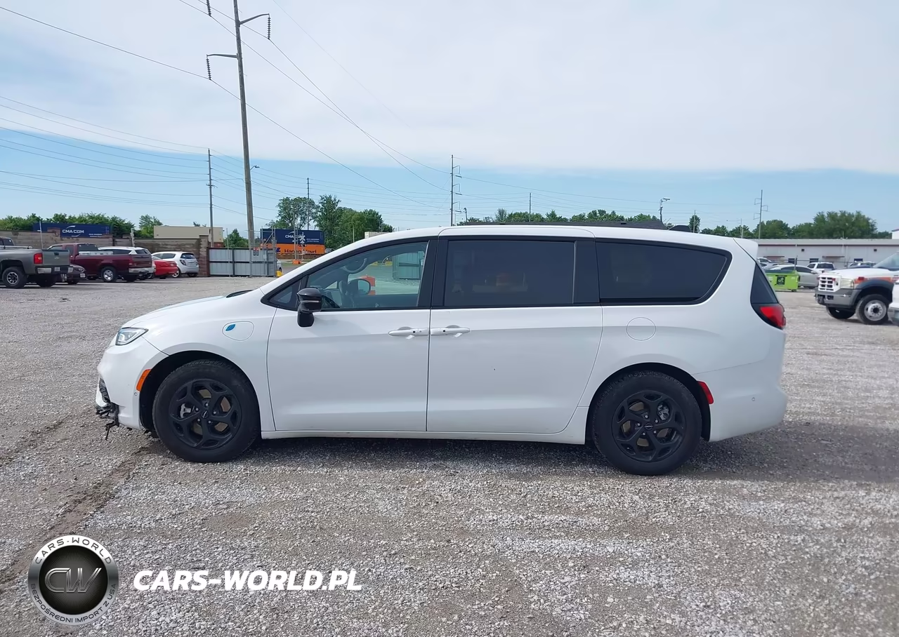 2024 Chrysler Pacifica Hybrid S Appearance Pkg VIN:2C4RC1S73RR158429 - 14