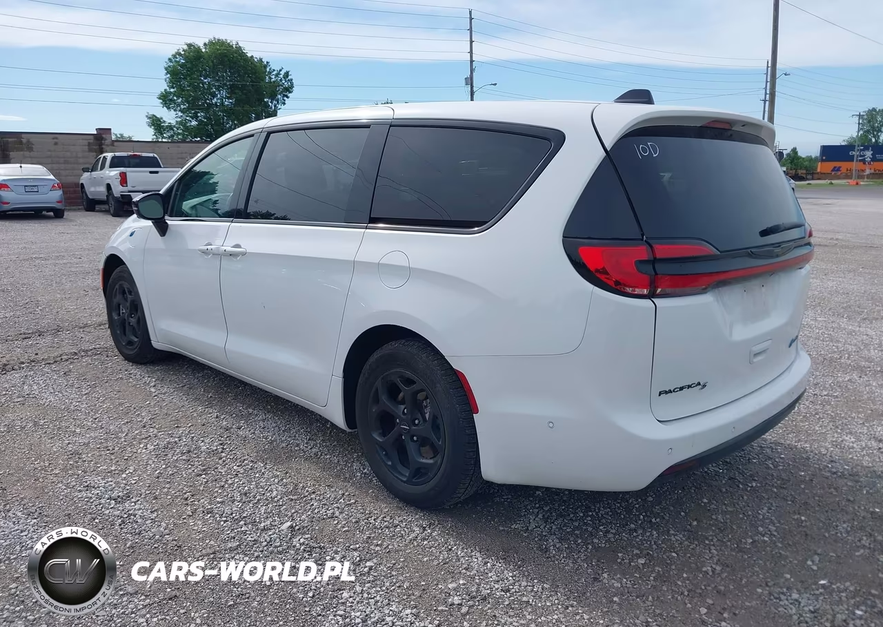 2024 Chrysler Pacifica Hybrid S Appearance Pkg VIN:2C4RC1S73RR158429 - 3