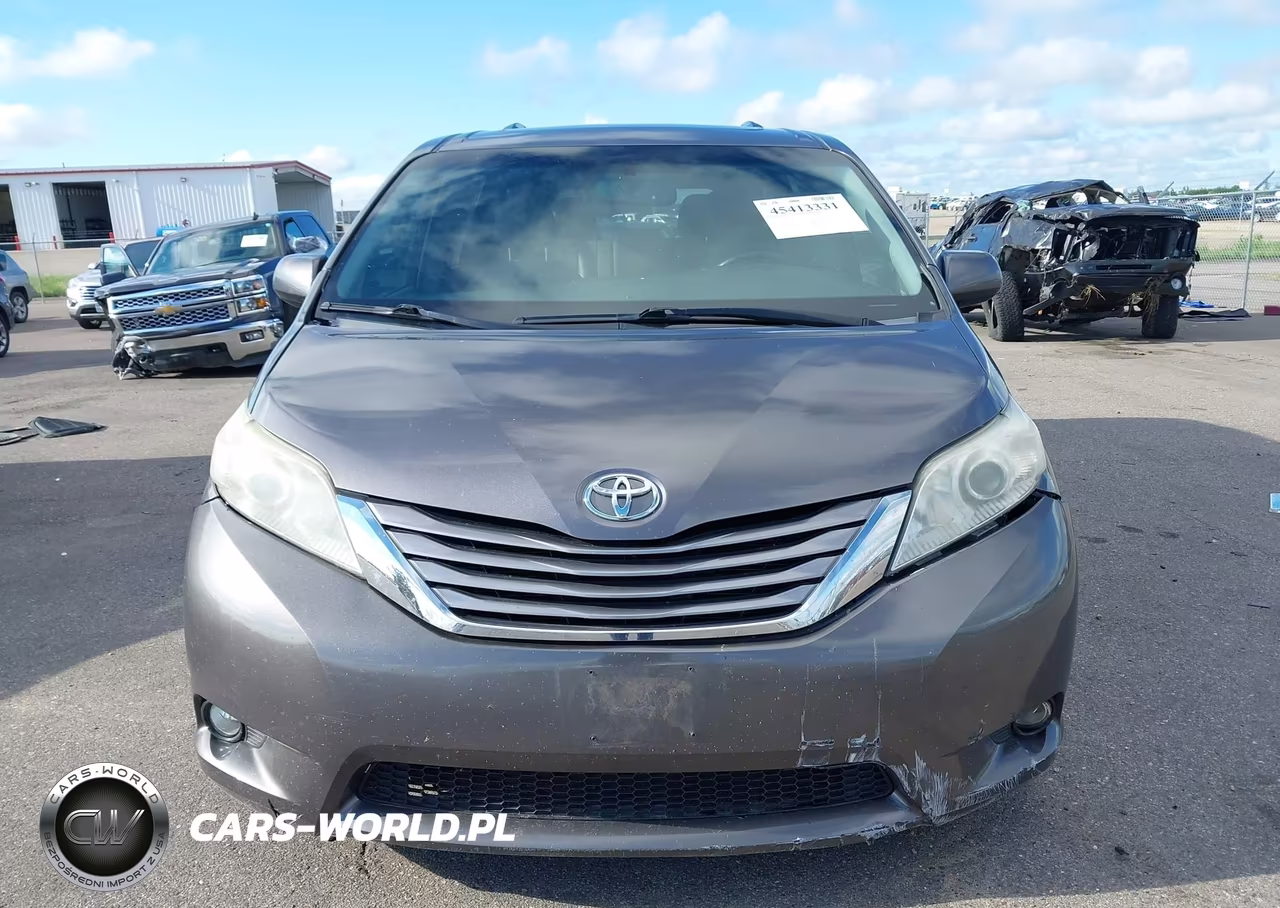 2017 Toyota Sienna Xle 7 Passenger VIN:5TDDZ3DC4HS153129 - 12