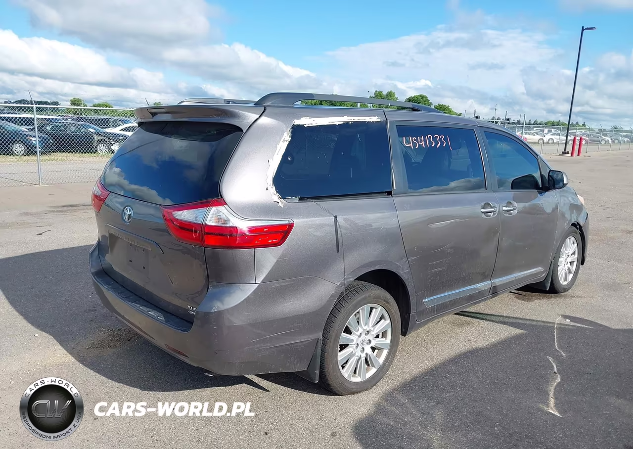 2017 Toyota Sienna Xle 7 Passenger VIN:5TDDZ3DC4HS153129 - 4
