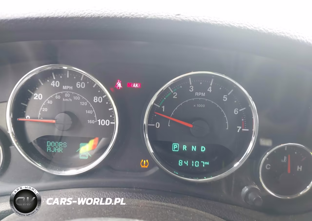 2015 Jeep Wrangler Unlimited Altitude VIN:1C4BJWEG1FL746365 - 16