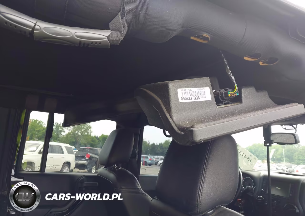 2015 Jeep Wrangler Unlimited Altitude VIN:1C4BJWEG1FL746365 - 19