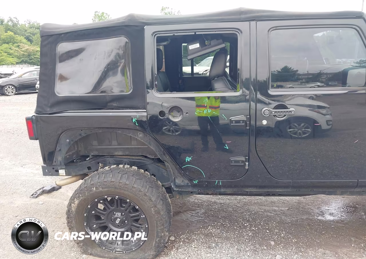 2015 Jeep Wrangler Unlimited Altitude VIN:1C4BJWEG1FL746365 - 6