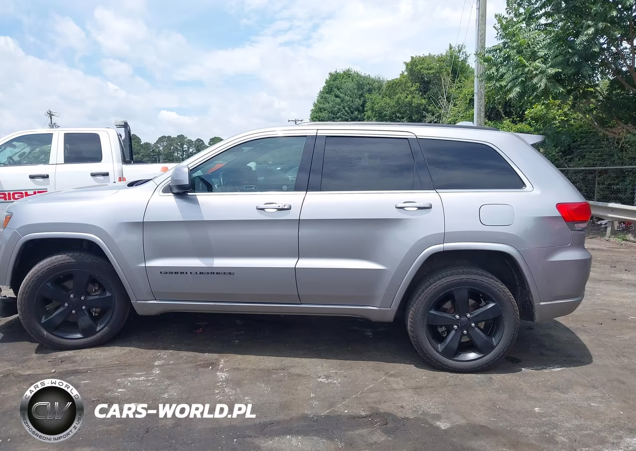 2015 Jeep Grand Cherokee Altitude VIN:1C4RJFAG2FC720815 - 14
