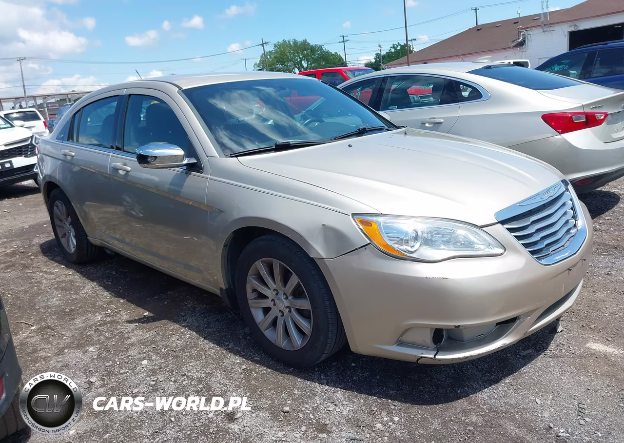 2014 Chrysler 200 Touring – zdjęcie 1 z 13