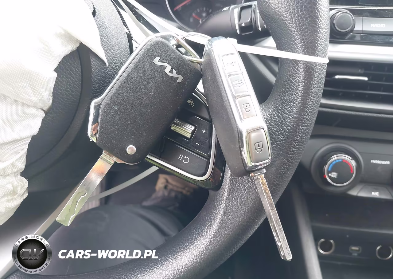 2023 Kia Forte Lxs VIN:3KPF24AD0PE592935 - 11