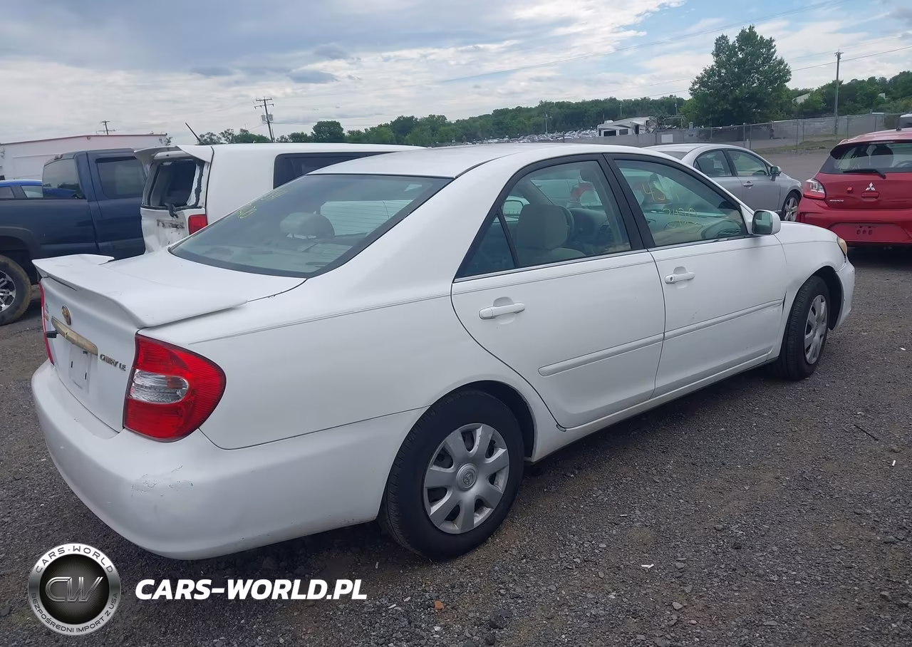 2002 Toyota Camry Le VIN:4T1BE32K42U072031 - 4