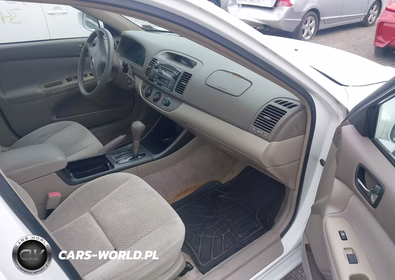 2002 Toyota Camry Le VIN:4T1BE32K42U072031 - 5