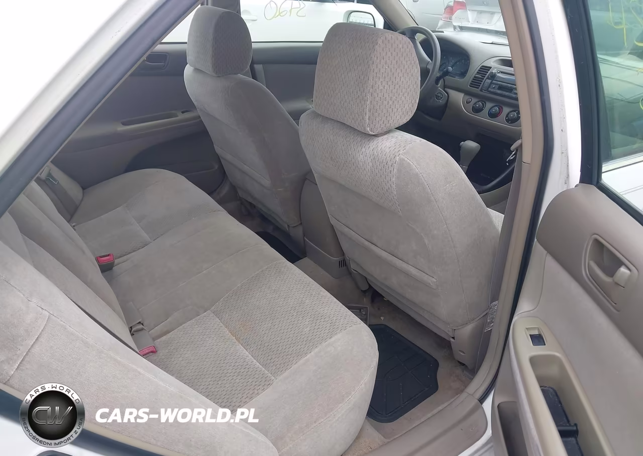 2002 Toyota Camry Le VIN:4T1BE32K42U072031 - 8