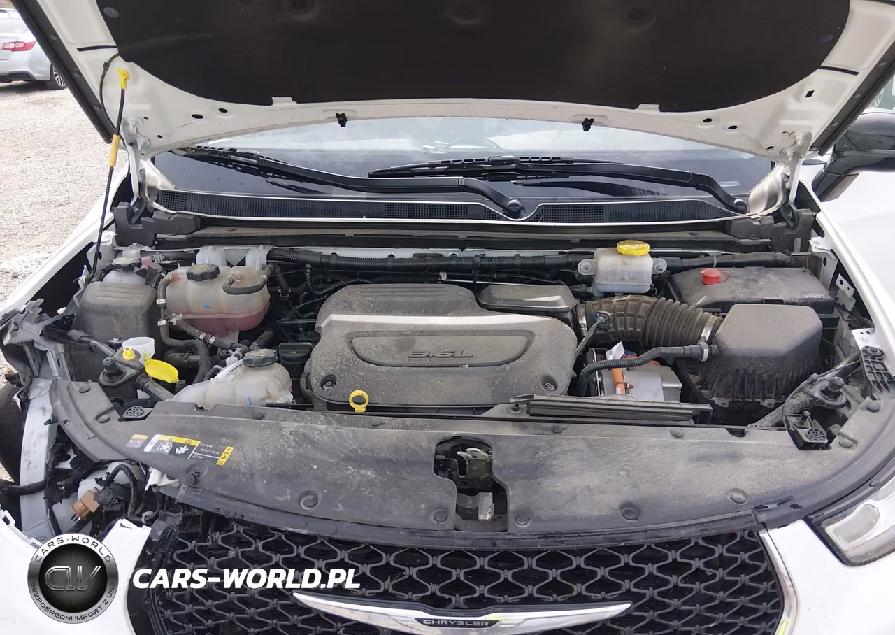 2024 Chrysler Pacifica Hybrid Select VIN:2C4RC1S72RR121890 - 10