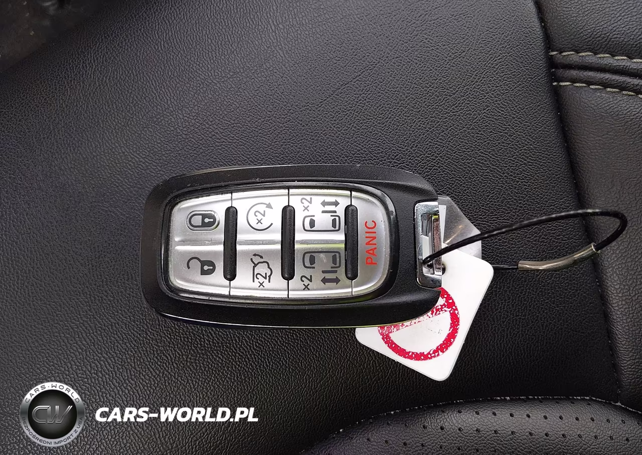 2024 Chrysler Pacifica Hybrid Select VIN:2C4RC1S72RR121890 - 11