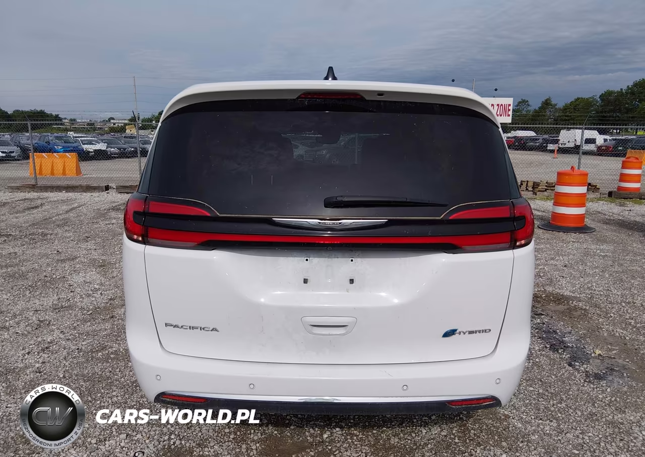 2024 Chrysler Pacifica Hybrid Select VIN:2C4RC1S72RR121890 - 16
